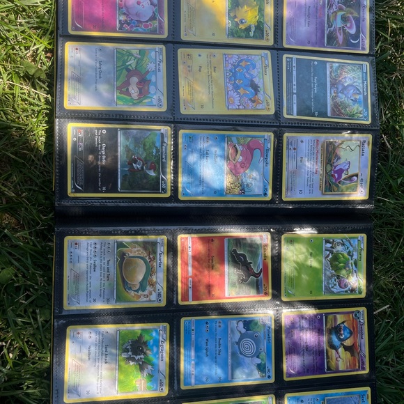 Pokémon card holding book and all cards in it - Picture 12 of 16